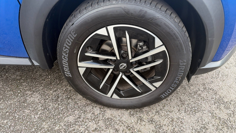 Nissan Juke 1.0 DiG-T N-Connecta 5dr DCT Petrol Hatchback